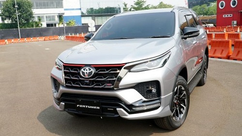 Pajero Sport vs fortuner