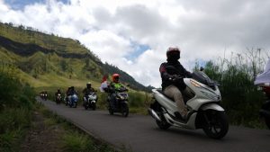 touring Bromo