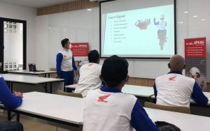 Komunitas motor Honda Bandung