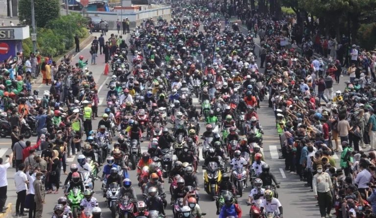 R15 V3 Indonesia RVI Jakarta Barat
