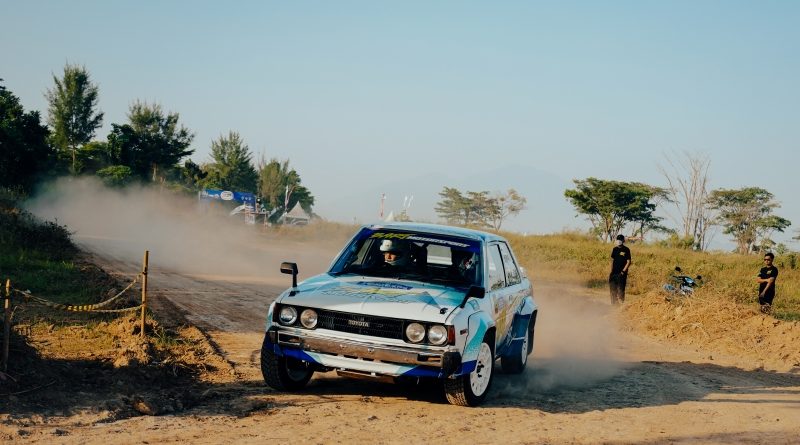 Dewi Fortuna Belum Berpihak Kepada Adi Patriyadi dan Doddy Kurniawan di Kejurnas Sprint Rally Semarang