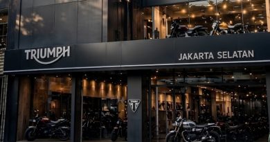 Triumph Resmikan Dealer di Jakarta Selatan dan Luncurkan Scrambler 400 XC & Tiger 900 Alpine Edition