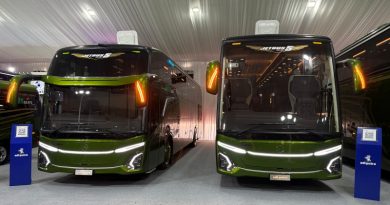 DCVI Gelar Seremoni Serah Terima Mercedes-Benz Bus Kepada Pelanggan di GIIAS 2026