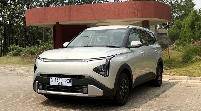 Kia Carens Transmisi Manual Resmi Diluncurkan, Dijual Rp269 Juta