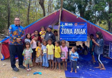 Hino Dukung Pemulihan Gempa NTT melalui Program Tenda Ramah Anak