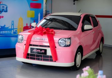 Beli Terios, Pelanggan Ini Dapat Kejutan Ayla Modern Vintage dari Daihatsu